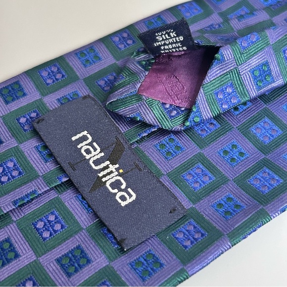 Nautica Silk Blue and Green Geometric Men's 57.5” Tie - Picture 3 of 3